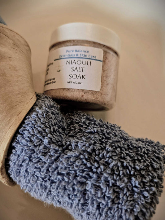 Limited edition Mason jar of Niaouli Salt Soak with pink Himalayan salt and Niaouli essential oil for antibacterial and anti-inflammatory foot soak